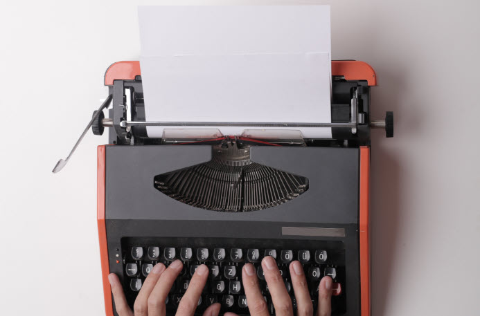 Typewriter and Fingers Photo by Andrea Piacquadio from Pexels